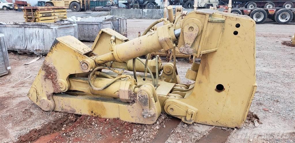 CAT D8R Spulchniarki