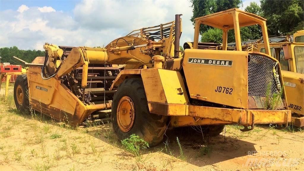 John Deere 762 Skrobaki