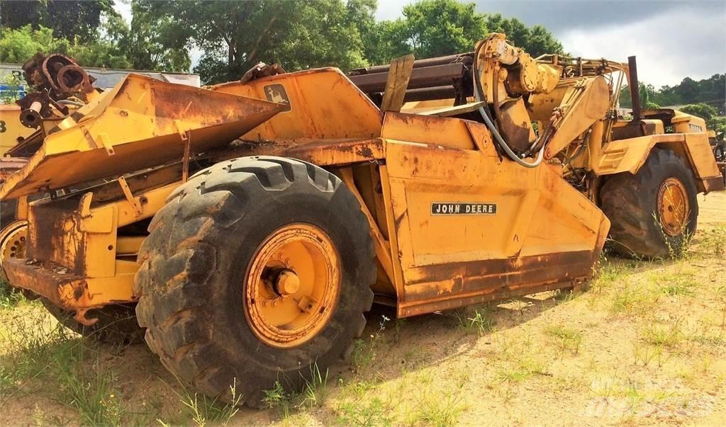 John Deere 762 Skrobaki