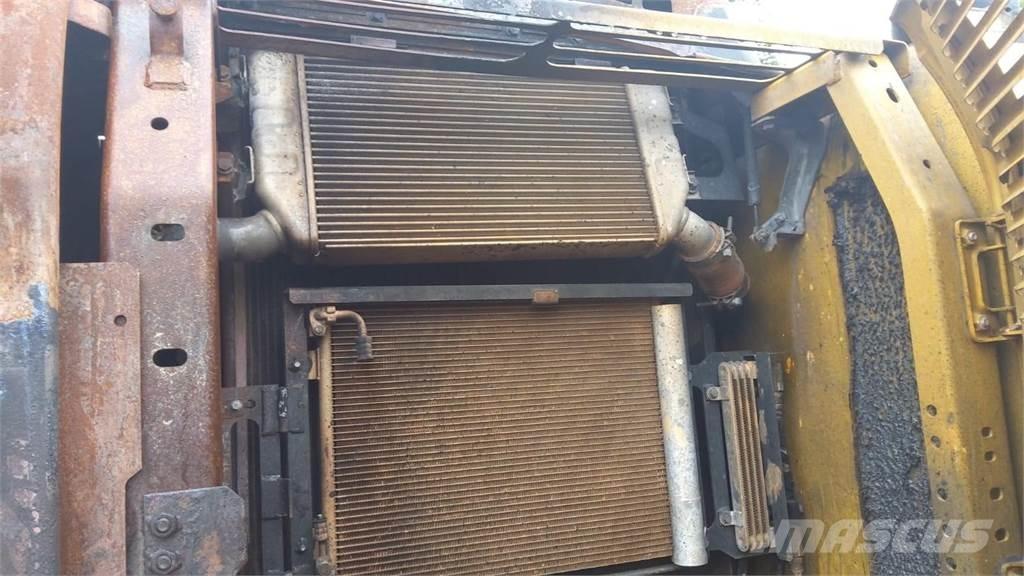 Komatsu PC210 Koparki gąsienicowe