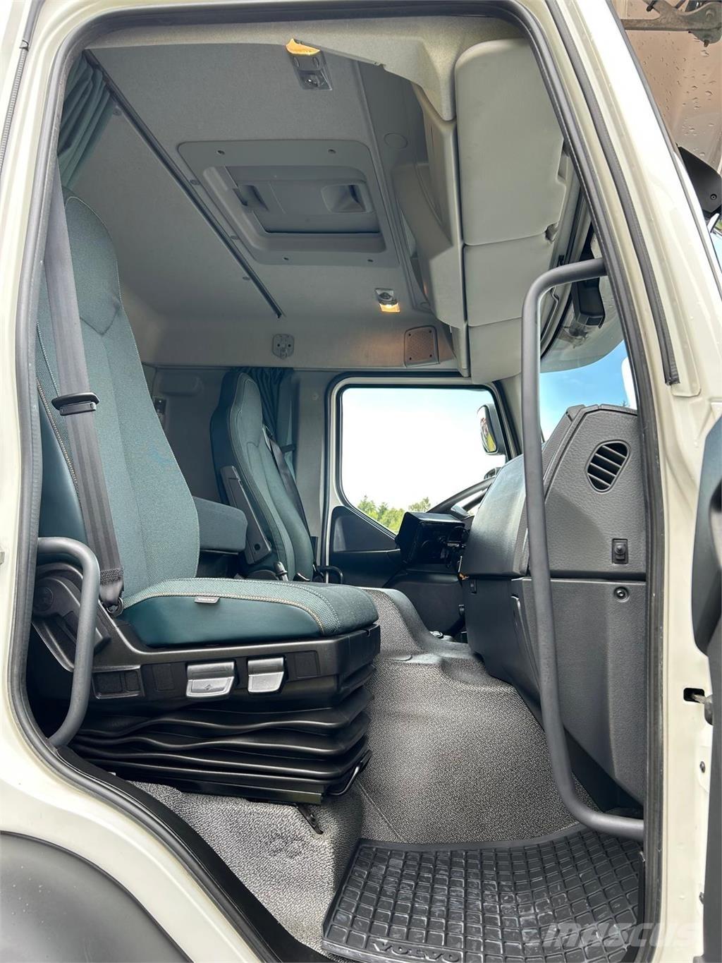 Volvo FE 320 18 ton Samochody ciężarowe ze skrzynią zamkniętą