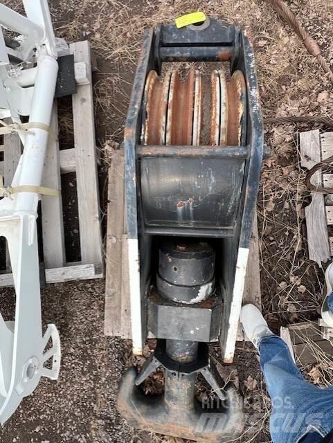 Hitachi  Części do dźwigów oraz wyposażenie