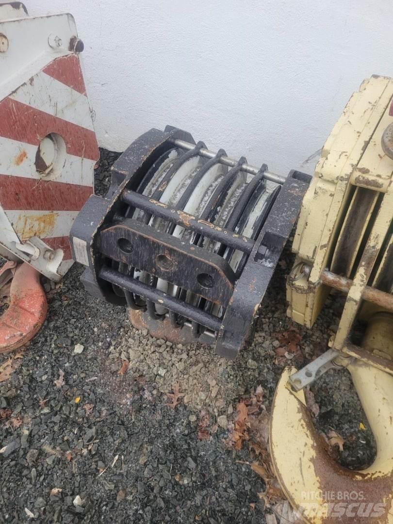 Liebherr  Części do dźwigów oraz wyposażenie