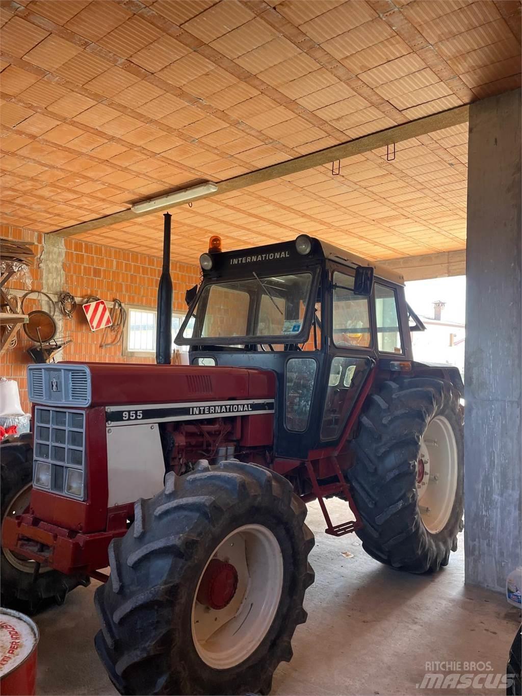 International 955 Ciągniki rolnicze