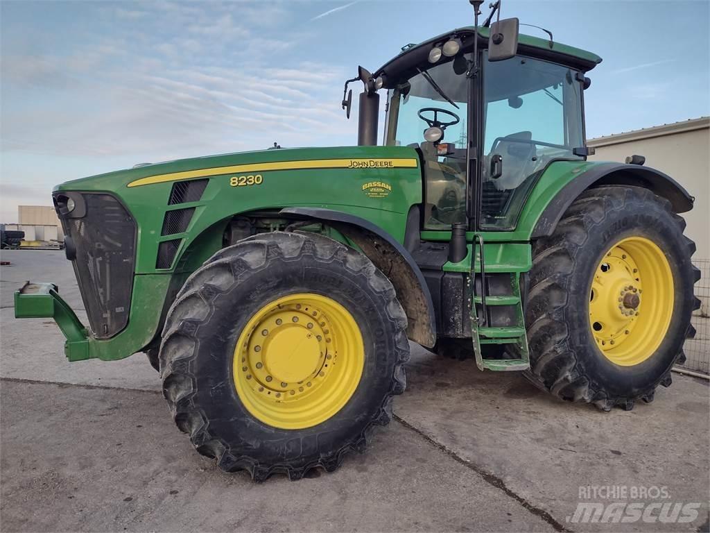 John Deere 8230 Ciągniki rolnicze