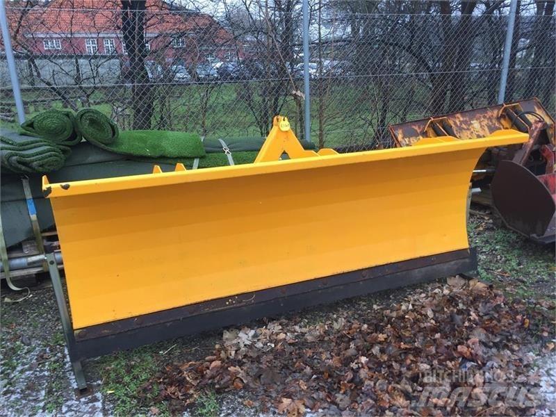 FM 2,5M Lemiesze i pługi śnieżne