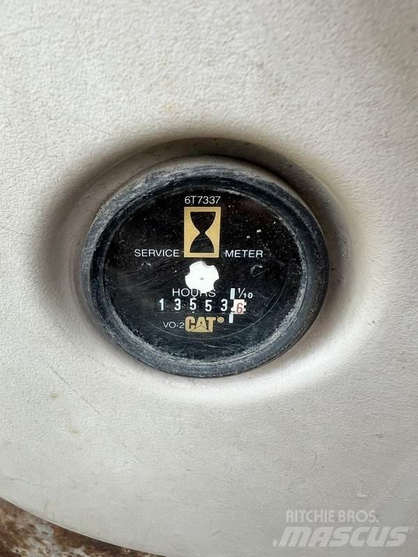 CAT 330. Koparki gąsienicowe