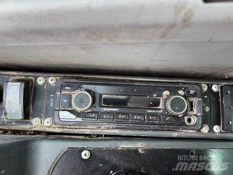 Sennebogen 821E Magazynowanie - Inne