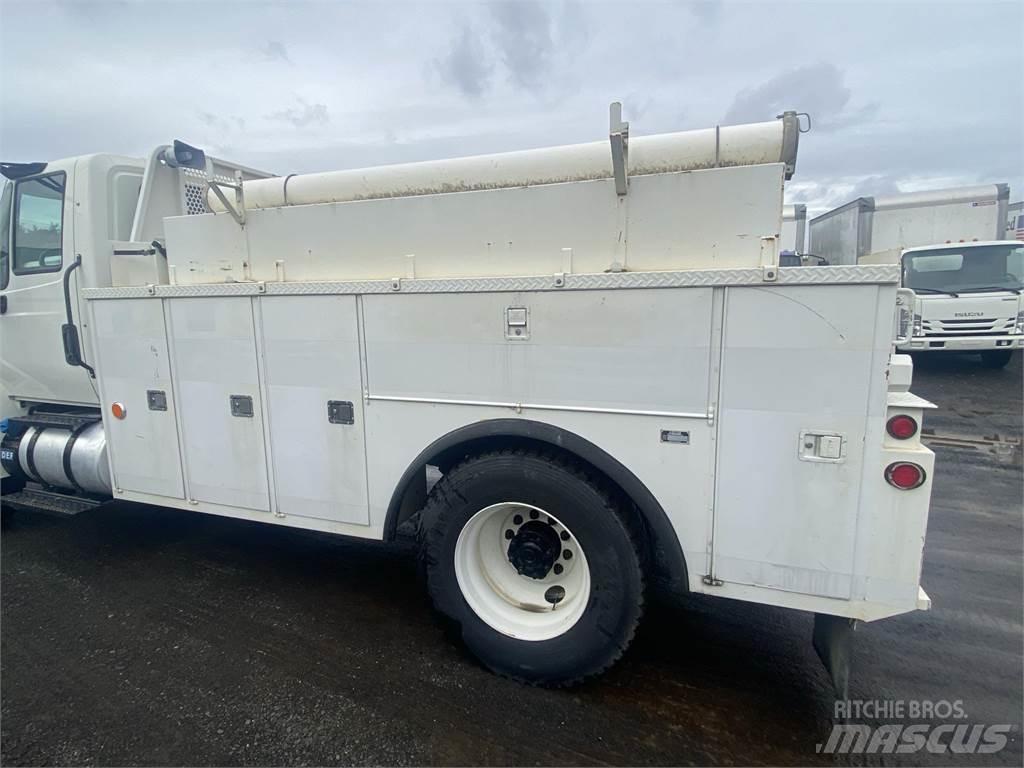  Adkins Service Body Inne