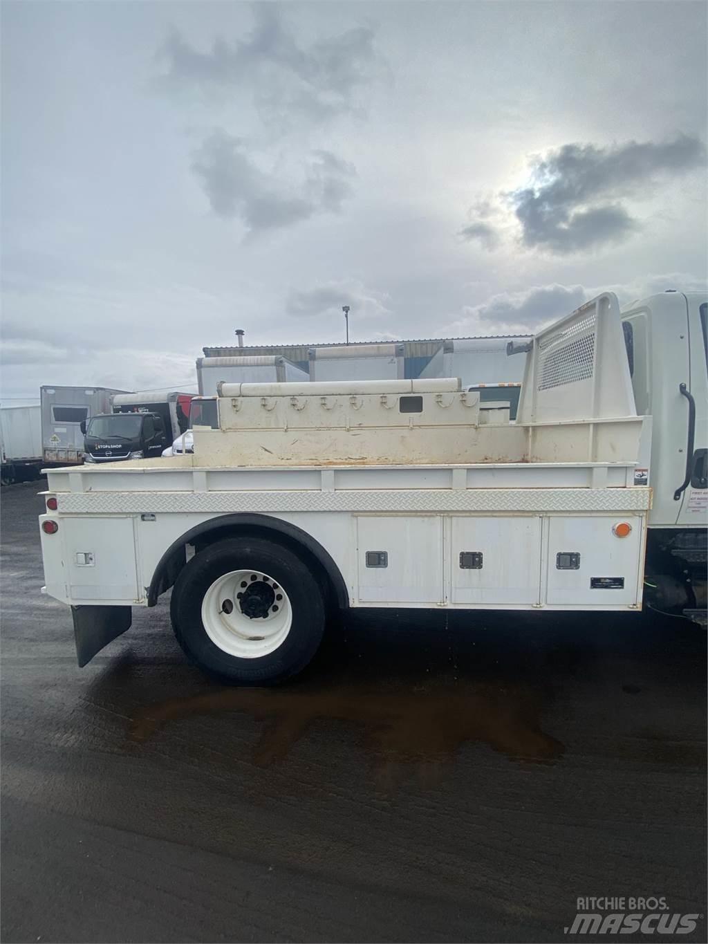  Adkins Service Body Inne