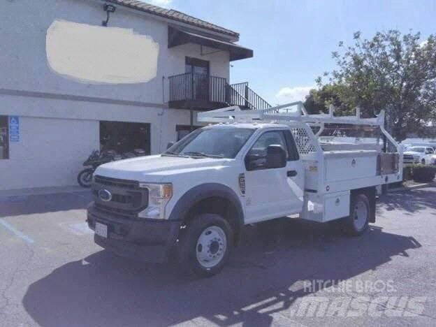 Ford F550 CONTRACTOR Samochody ciężarowe ze skrzynią zamkniętą