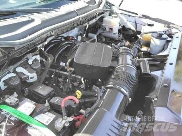 Ford F550 CONTRACTOR Samochody ciężarowe ze skrzynią zamkniętą