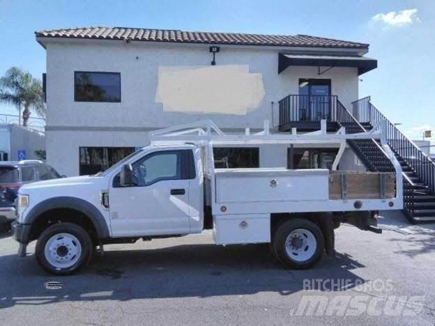 Ford F550 CONTRACTOR Samochody ciężarowe ze skrzynią zamkniętą
