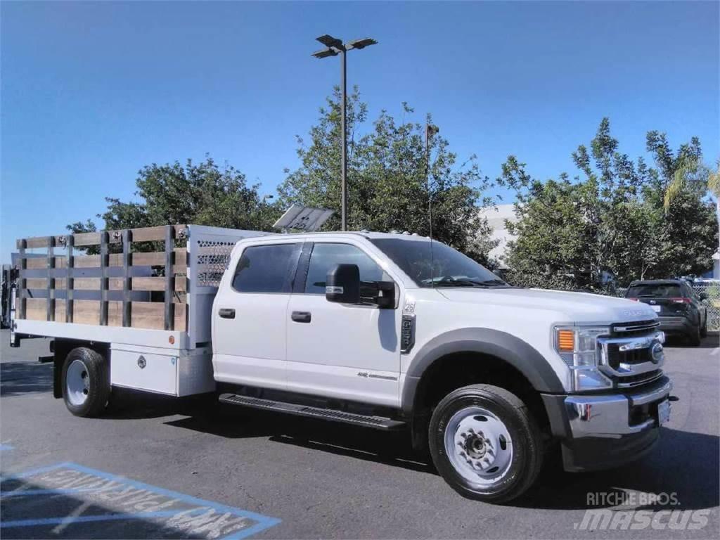 Ford F550 CREW CAB 4 Samochody ciężarowe ze skrzynią zamkniętą