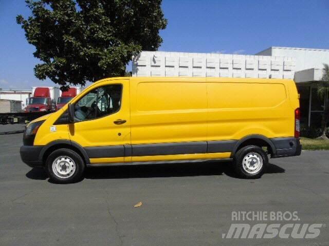 Ford TRANSIT 250 CAR Samochody ciężarowe ze skrzynią zamkniętą