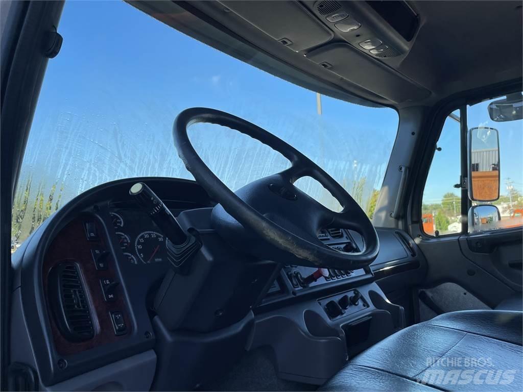 Freightliner 114SD Pojazdy pod zabudowę
