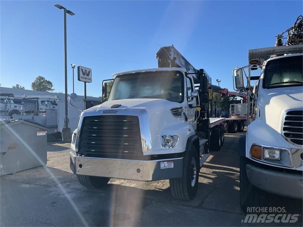 Freightliner 114SD Inne