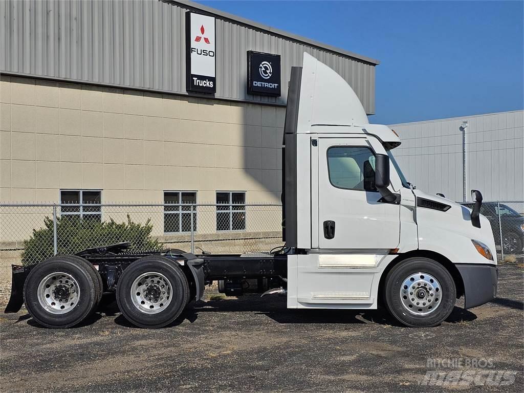 Freightliner PE116DC Ciągniki siodłowe