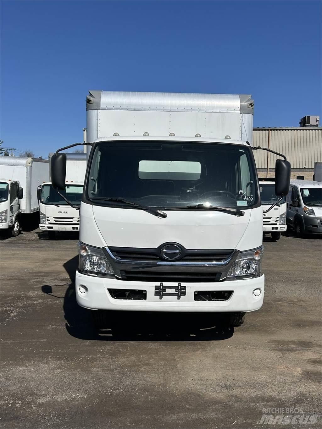 Hino 155 Samochody ciężarowe ze skrzynią zamkniętą