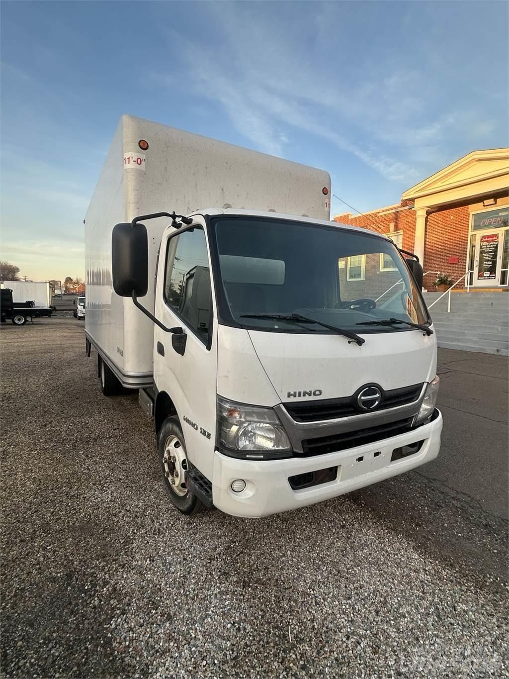 Hino 155 Samochody ciężarowe ze skrzynią zamkniętą