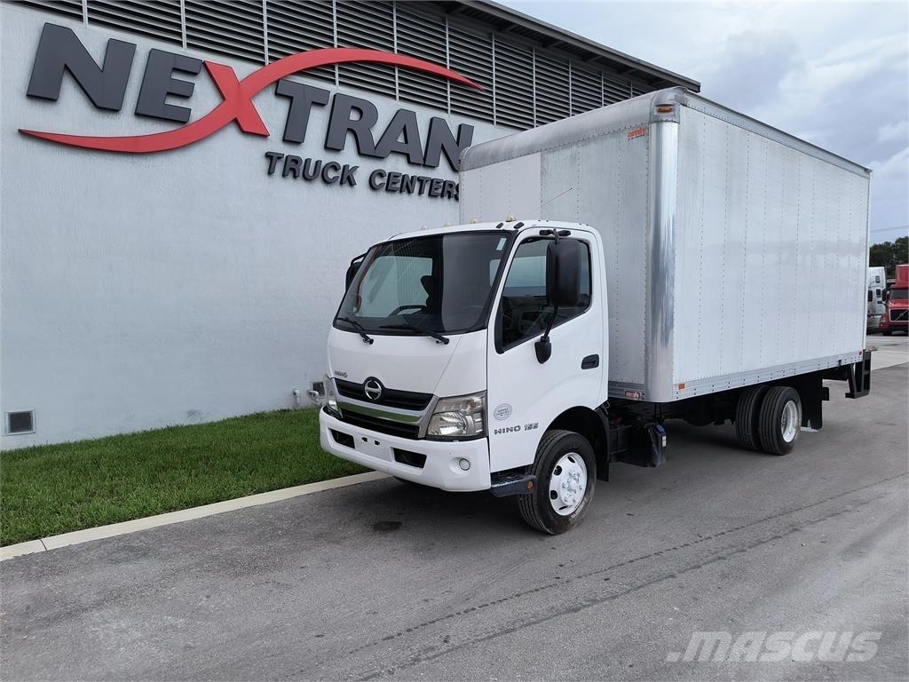 Hino 155 Samochody ciężarowe ze skrzynią zamkniętą