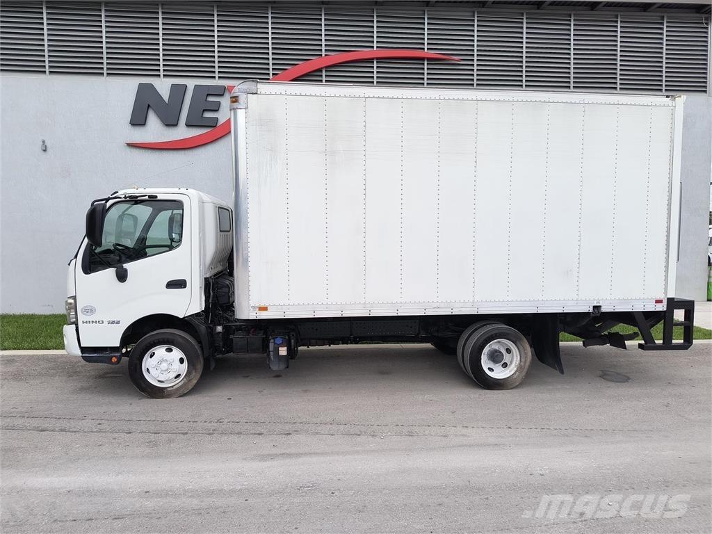 Hino 155 Samochody ciężarowe ze skrzynią zamkniętą
