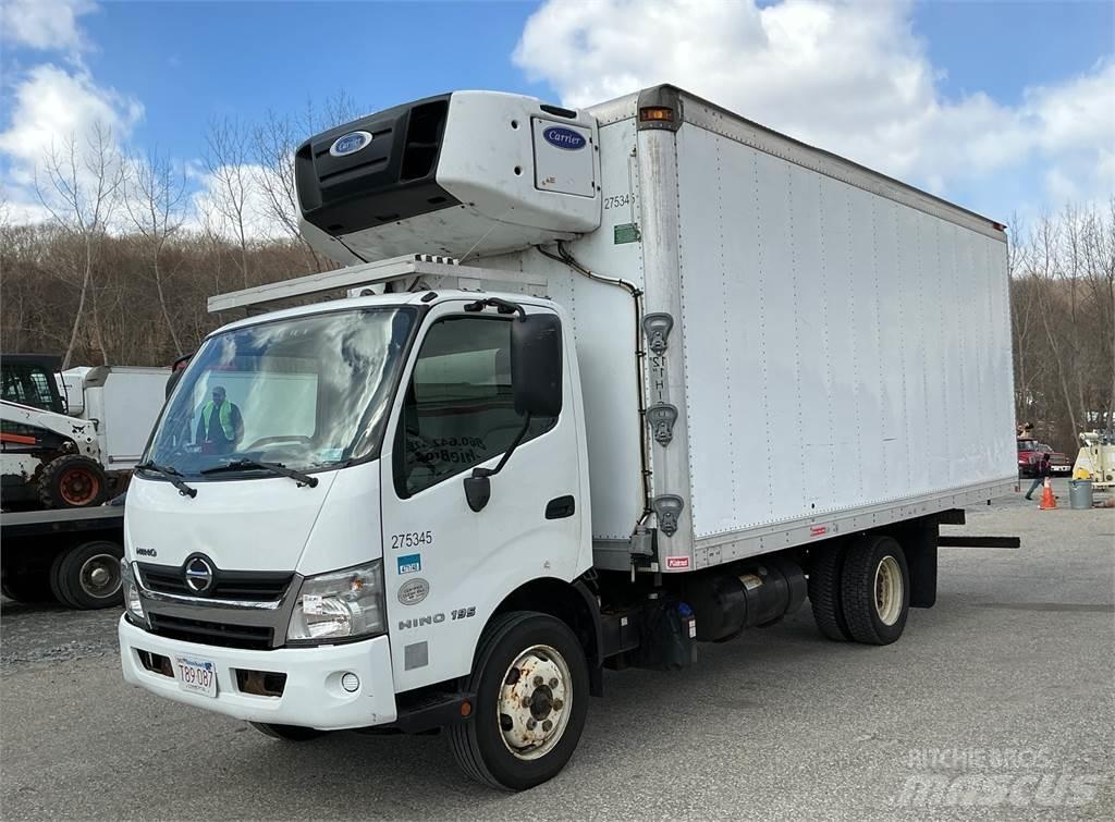 Hino 195 Samochody ciężarowe ze skrzynią zamkniętą