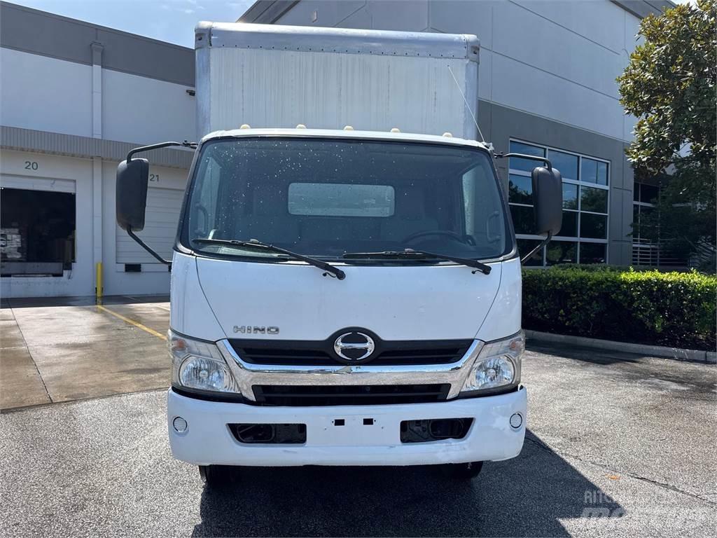 Hino 195 Samochody ciężarowe ze skrzynią zamkniętą