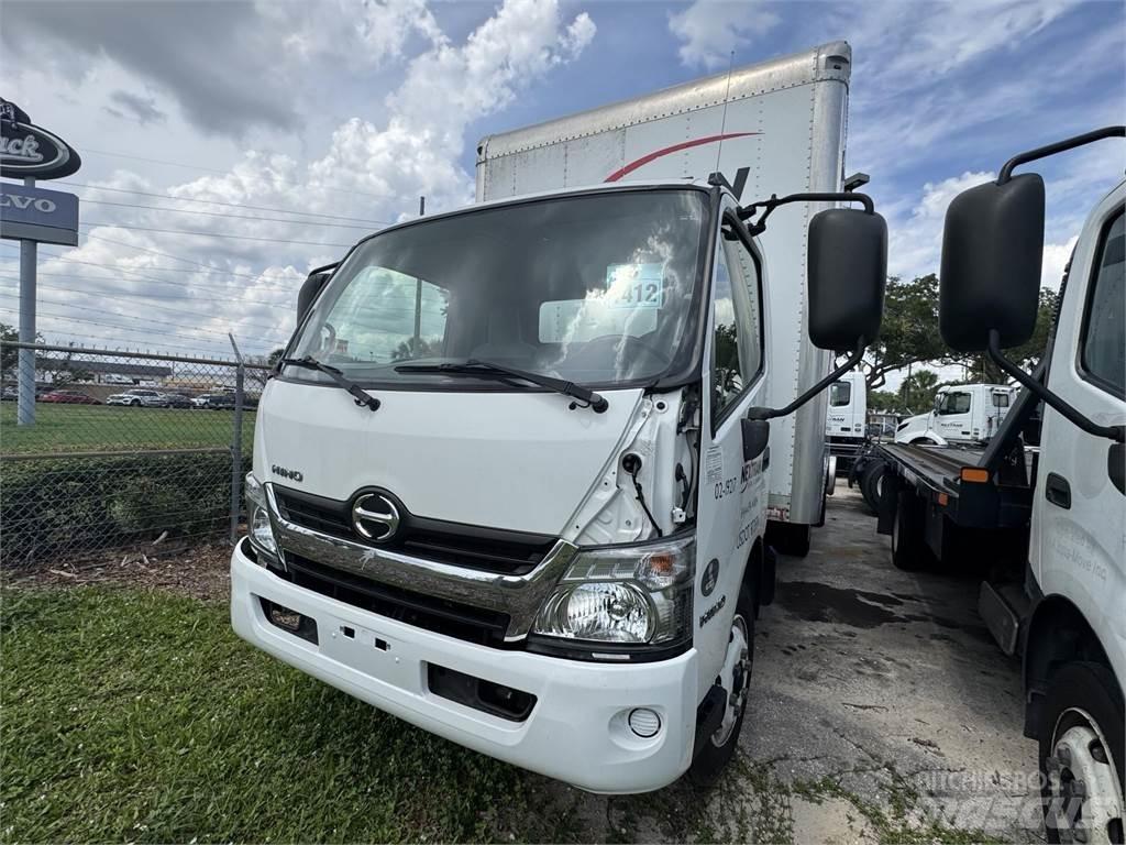 Hino 195 Samochody ciężarowe ze skrzynią zamkniętą