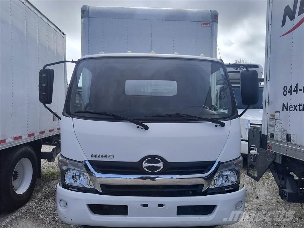 Hino 195 Samochody ciężarowe ze skrzynią zamkniętą