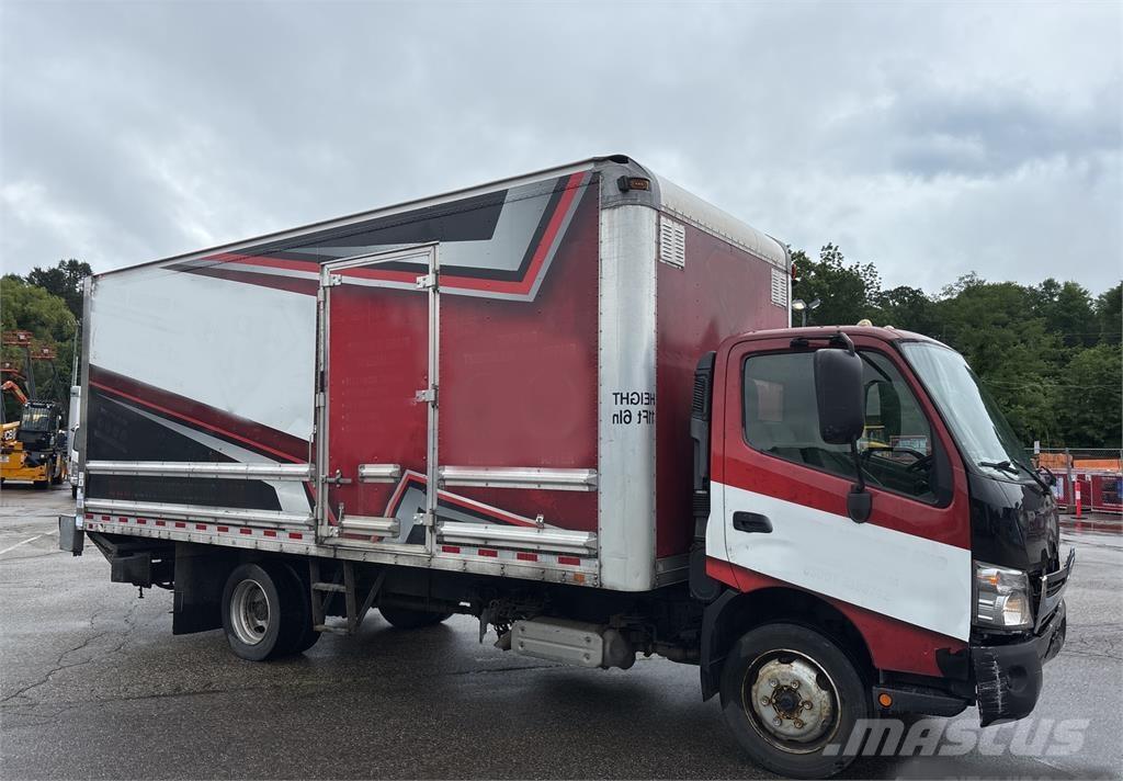 Hino 195 Samochody ciężarowe ze skrzynią zamkniętą