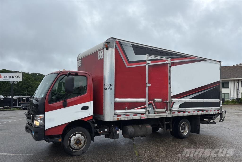 Hino 195 Samochody ciężarowe ze skrzynią zamkniętą