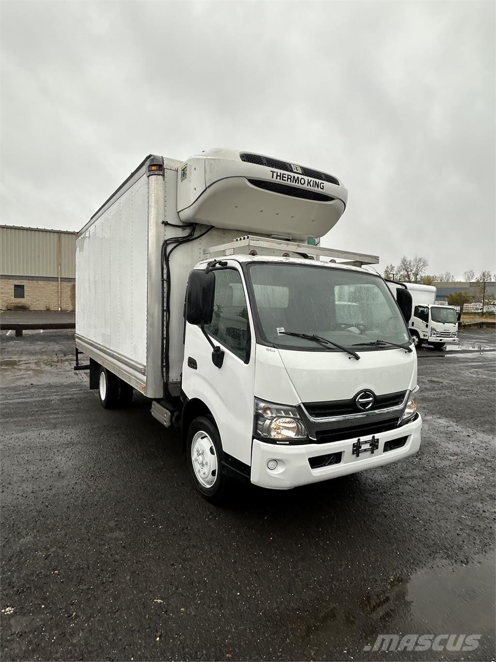 Hino 195 Samochody ciężarowe ze skrzynią zamkniętą