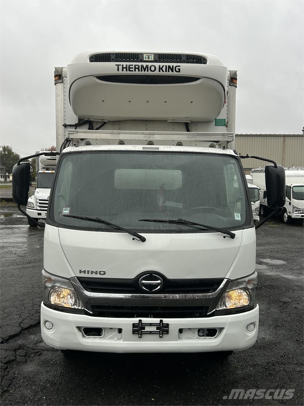 Hino 195 Samochody ciężarowe ze skrzynią zamkniętą