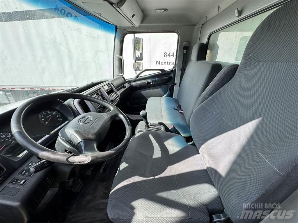 Hino 268 Samochody ciężarowe ze skrzynią zamkniętą