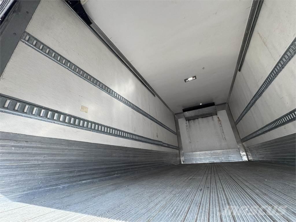 Hino 268 Samochody ciężarowe ze skrzynią zamkniętą