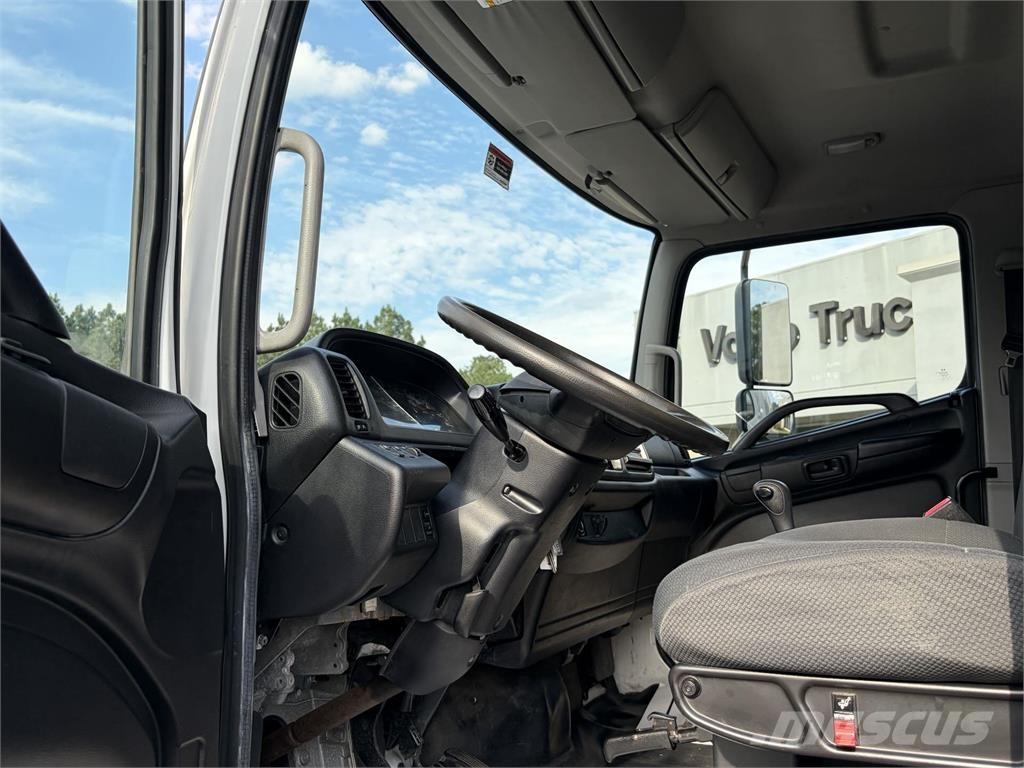 Hino 268 Samochody ciężarowe ze skrzynią zamkniętą