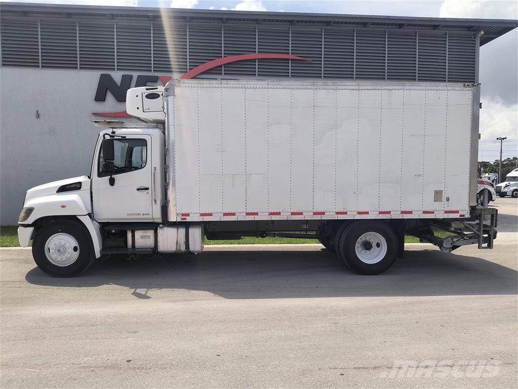 Hino 268 Samochody ciężarowe ze skrzynią zamkniętą