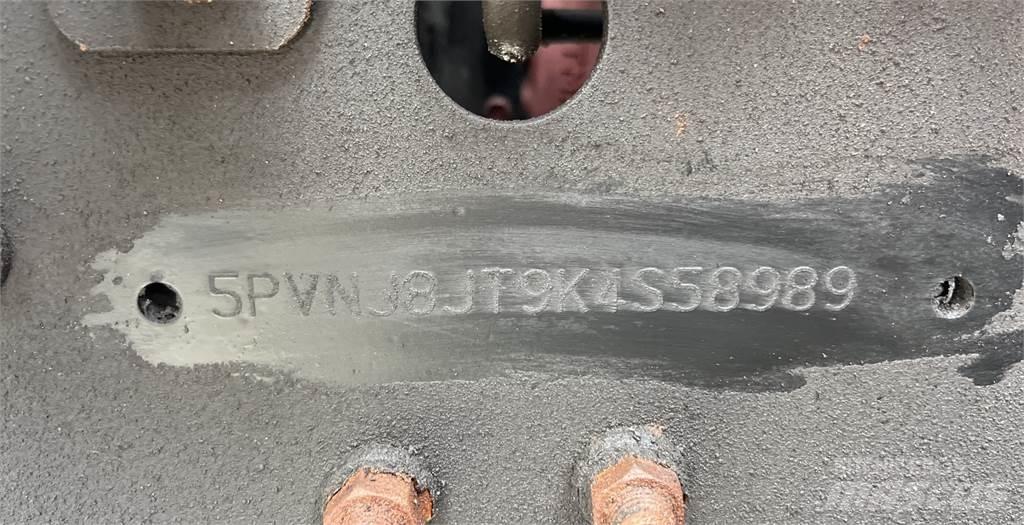Hino 268 Samochody ciężarowe ze skrzynią zamkniętą