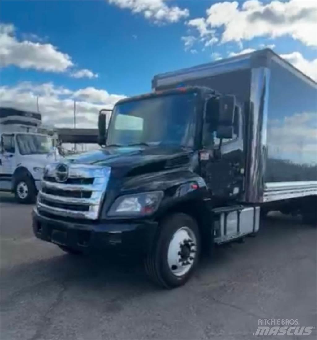 Hino 268A Samochody ciężarowe ze skrzynią zamkniętą