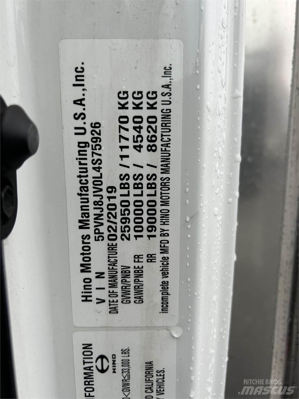 Hino 268A Samochody ciężarowe ze skrzynią zamkniętą