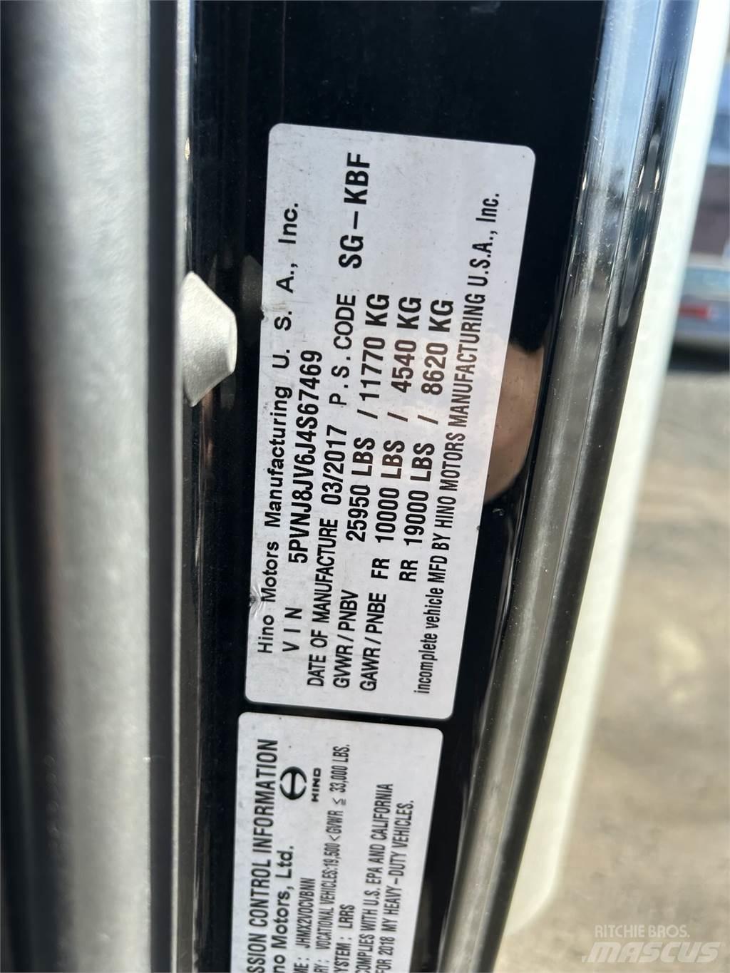 Hino 268A Samochody ciężarowe ze skrzynią zamkniętą