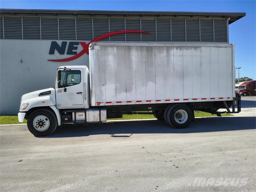 Hino 268A Samochody ciężarowe ze skrzynią zamkniętą