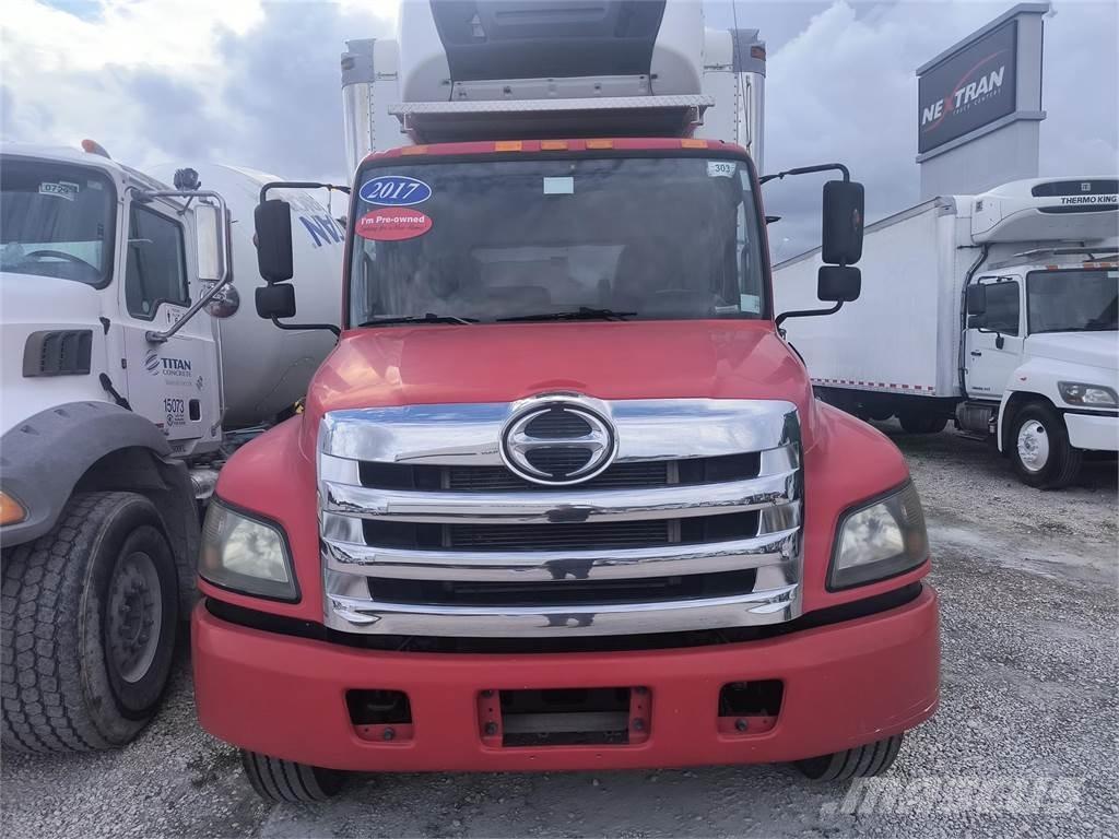 Hino 268A Samochody ciężarowe ze skrzynią zamkniętą