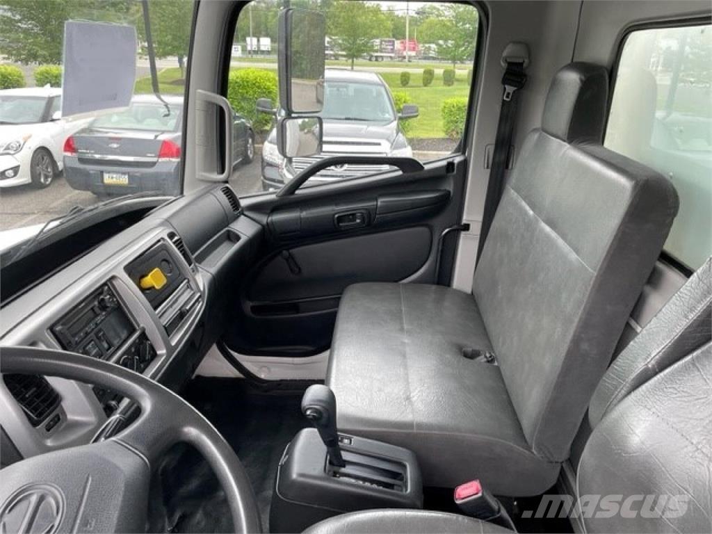 Hino 268A Samochody ciężarowe ze skrzynią zamkniętą