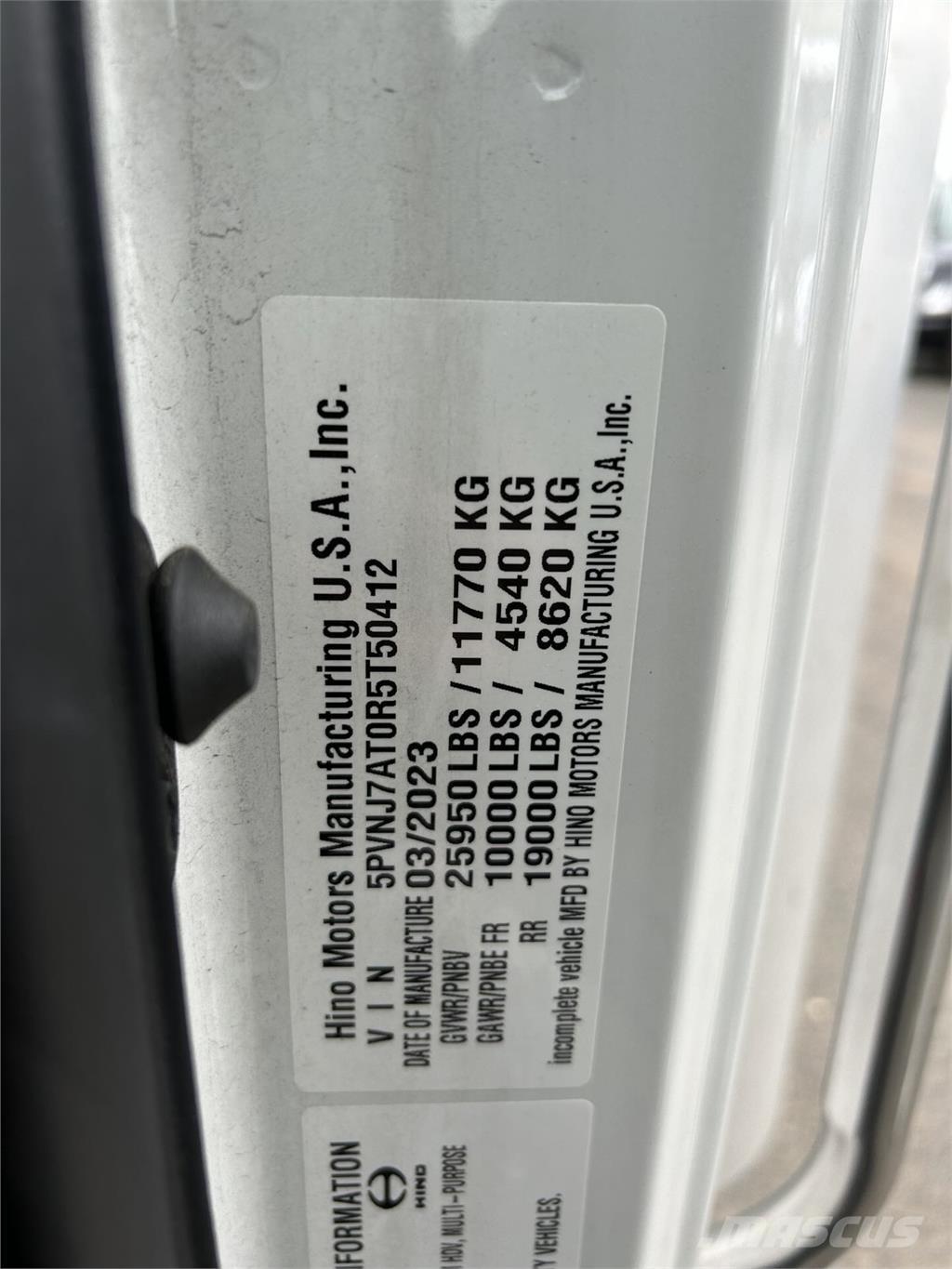 Hino L6 Samochody ciężarowe ze skrzynią zamkniętą