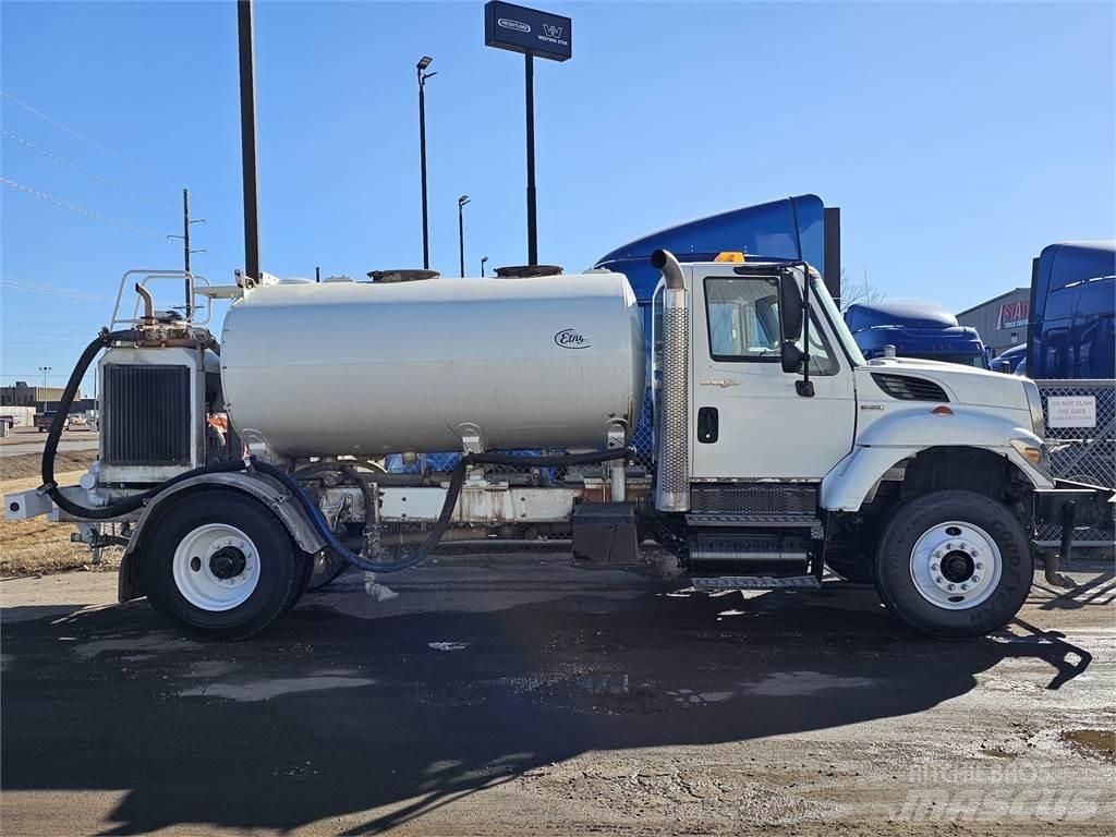 International 7300 Pojazdy pod zabudowę