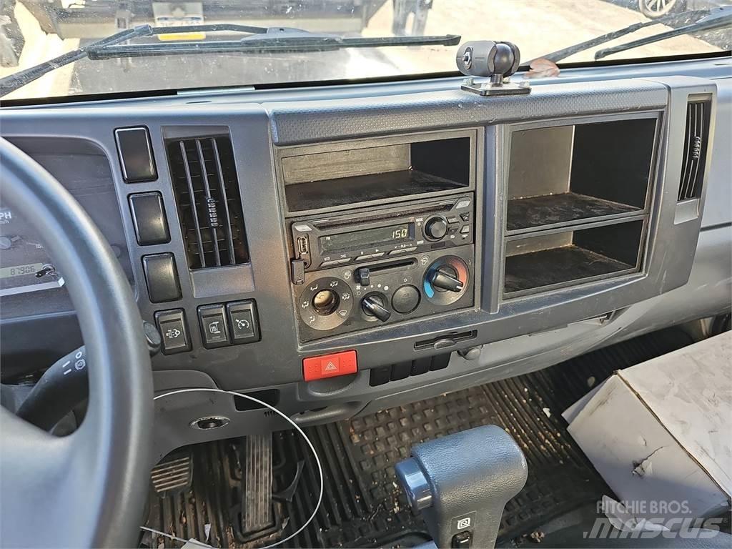 Isuzu NPR HD Samochody ciężarowe ze skrzynią zamkniętą