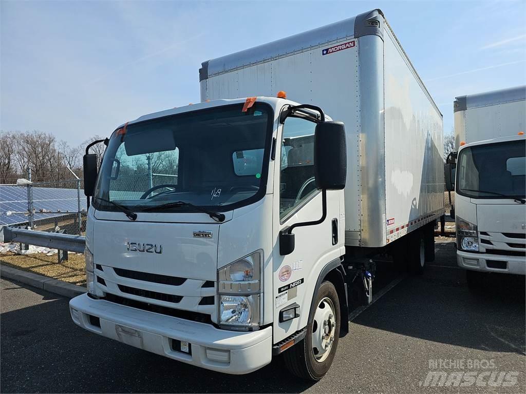 Isuzu NRR Samochody ciężarowe ze skrzynią zamkniętą