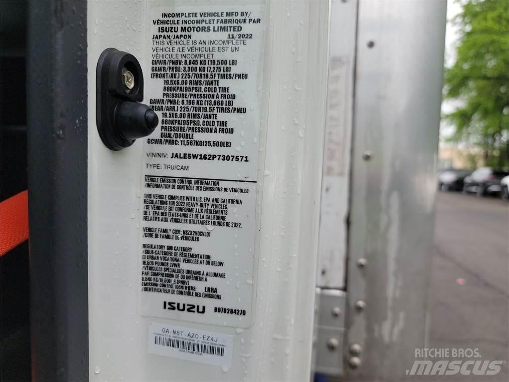 Isuzu NRR Samochody ciężarowe ze skrzynią zamkniętą